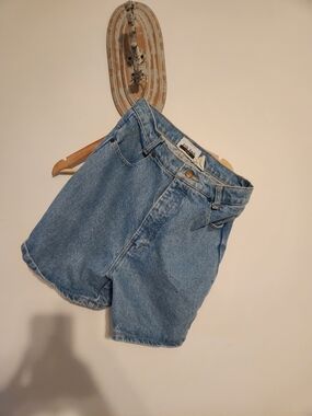 Vintage High-Rise Light Blue Denim Shorts - Unbranded